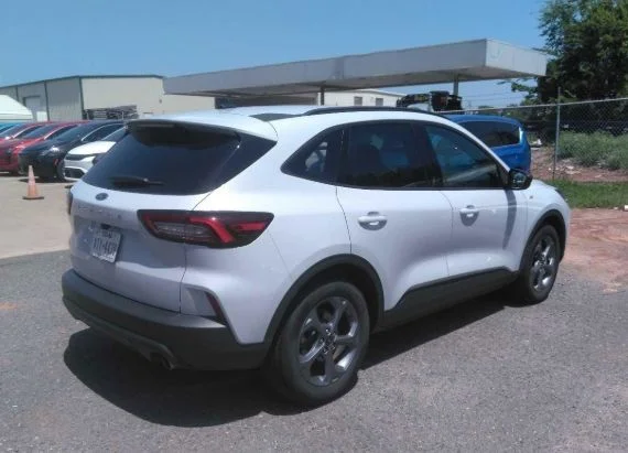 Used 2025 Silver Ford ST-Line image 2