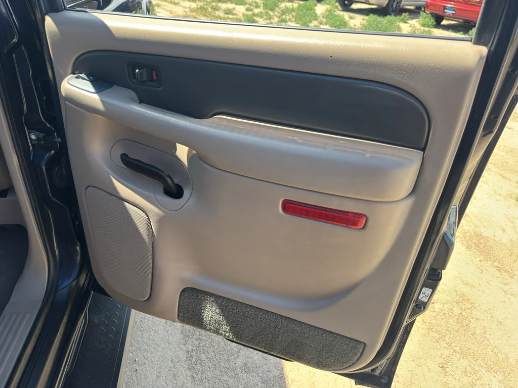 Used 2004 Bk Chevrolet Base image 17