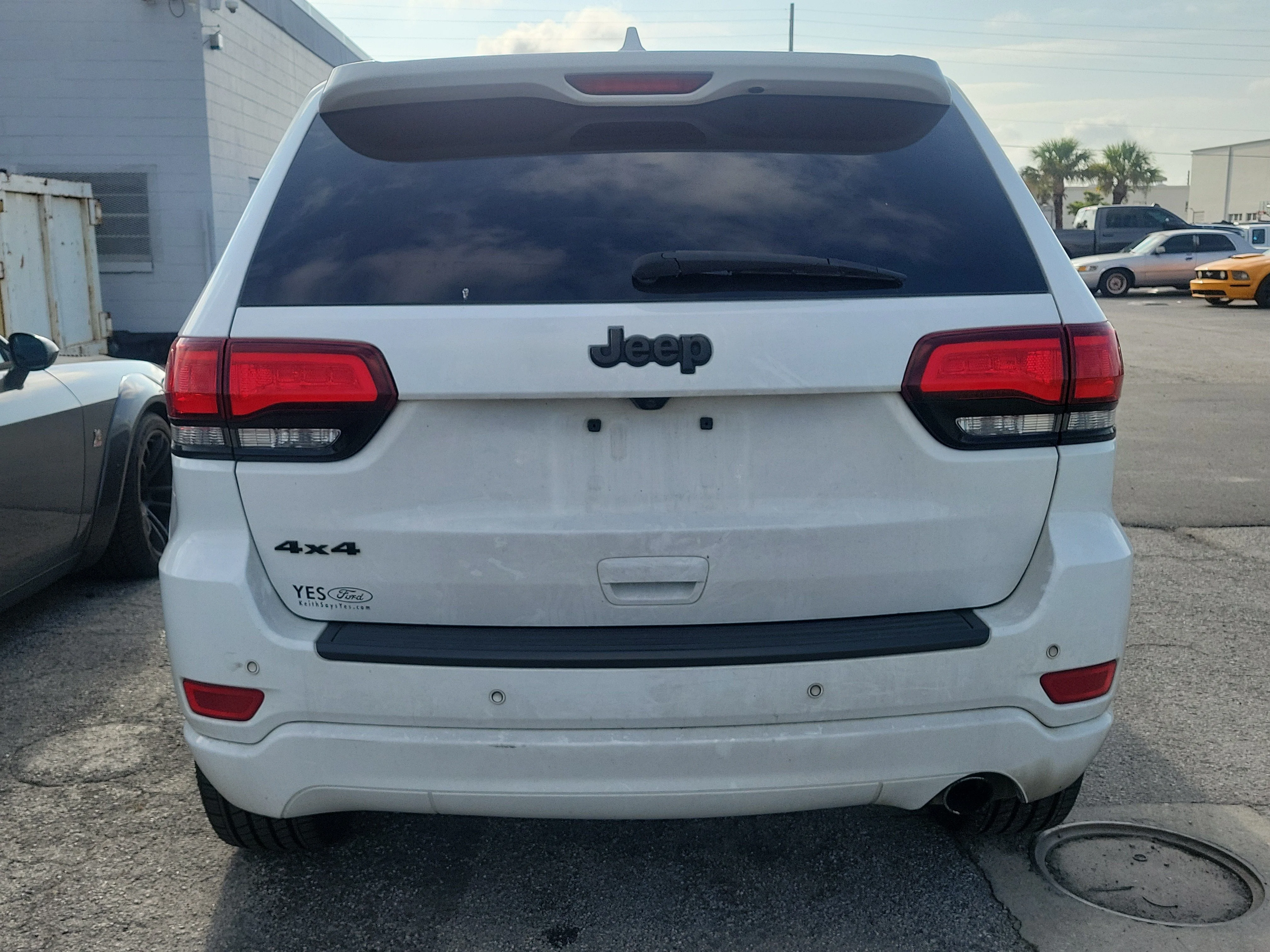 Used 2020 Bright White Clearcoat Jeep Altitude image 6
