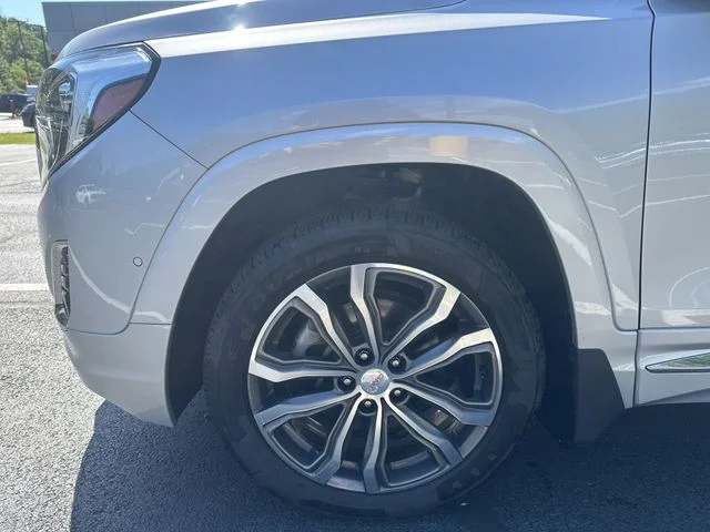 Used 2020 Silver GMC Denali image 23