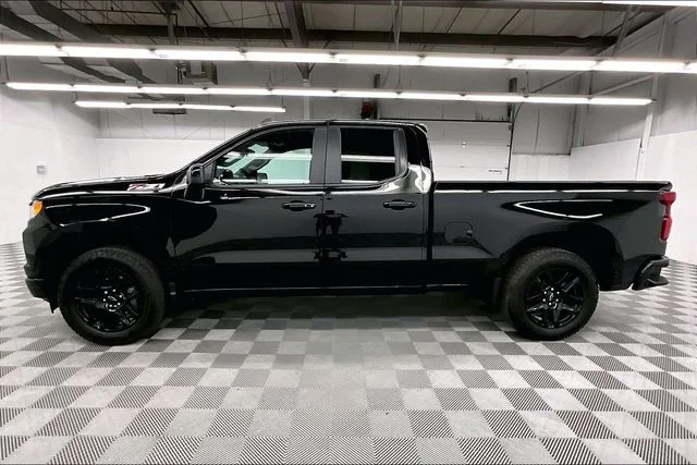 Used 2025 Black Chevrolet RST image 14