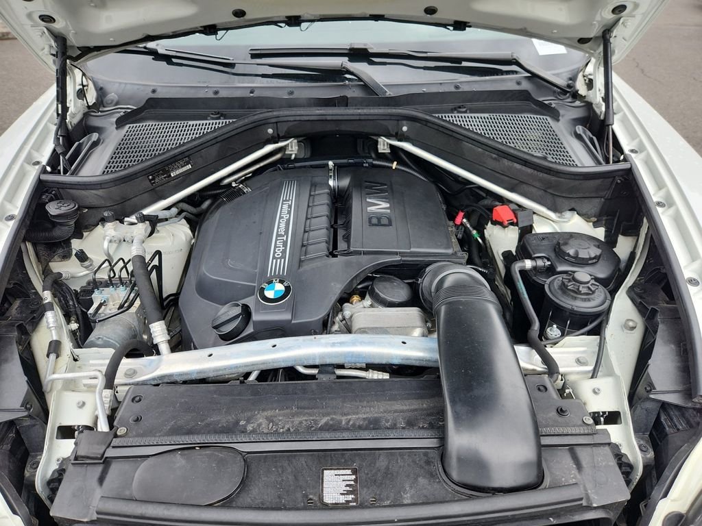 Used 2014 White BMW xDrive35i image 24