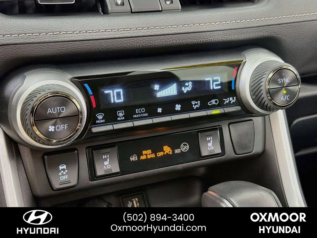 Used 2025 Wind Chill Pearl Toyota Hybrid XLE Premium image 16
