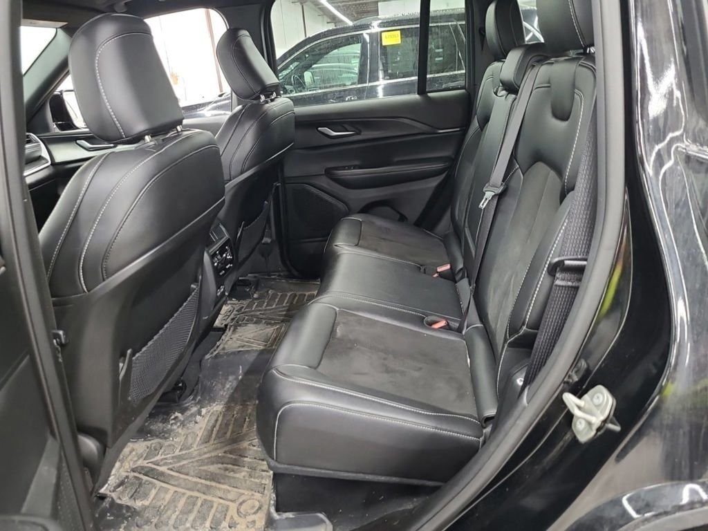 Used 2023 Black Jeep Altitude X image 17