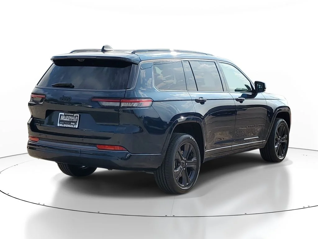 New 2027 Fathom Blue Pearl-Coat Paint Jeep Limited Reserve image 3
