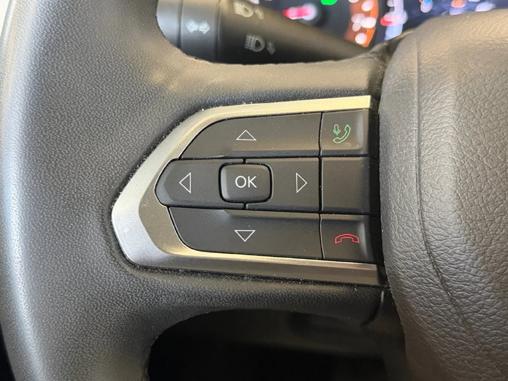 Used 2024 Gray Jeep Limited image 31
