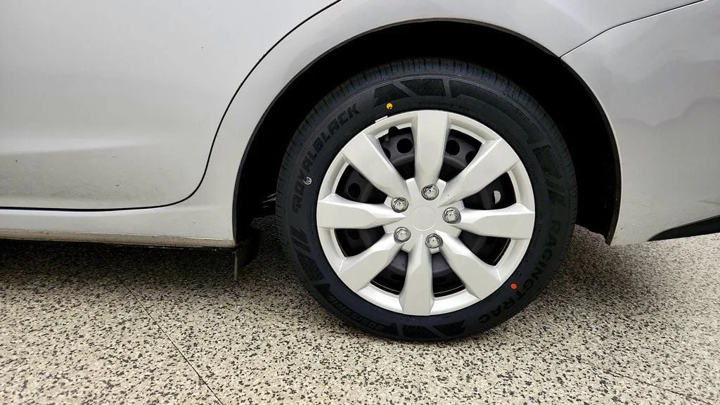 Used 2019 Ice Silver Metallic Subaru 2.0i 4-door CVT image 9