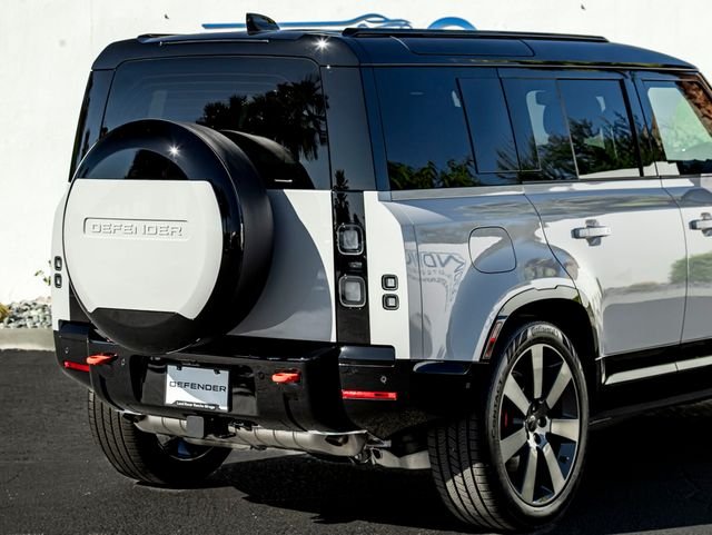 Used 2026 Borasco Gray Metallic Land Rover X image 7