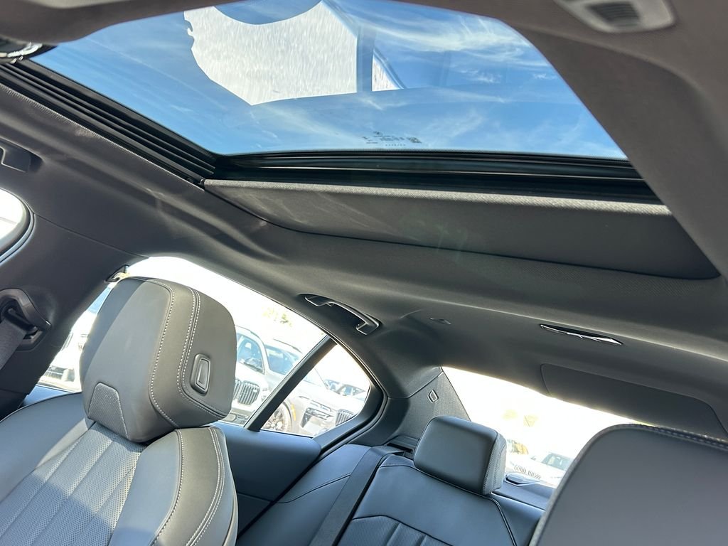 New 2027 Black Sapphire Metallic BMW 540i xDrive image 16
