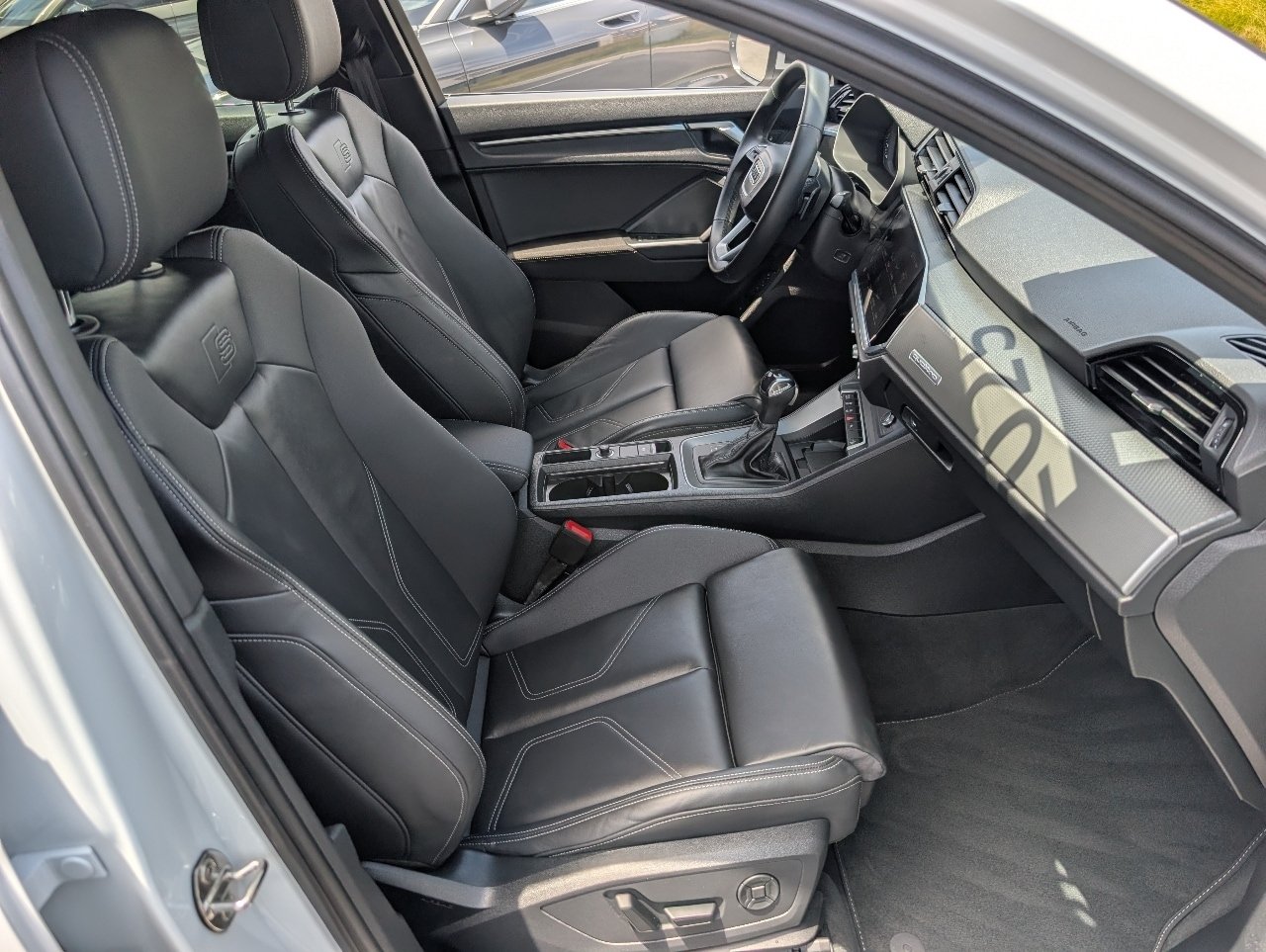 Used 2025 Glacier White Audi Premium image 6