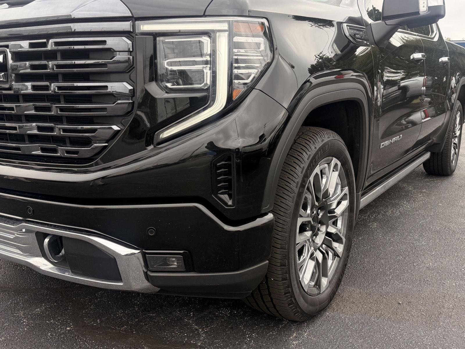 Used 2023 Onyx Black GMC Denali Ultimate image 29