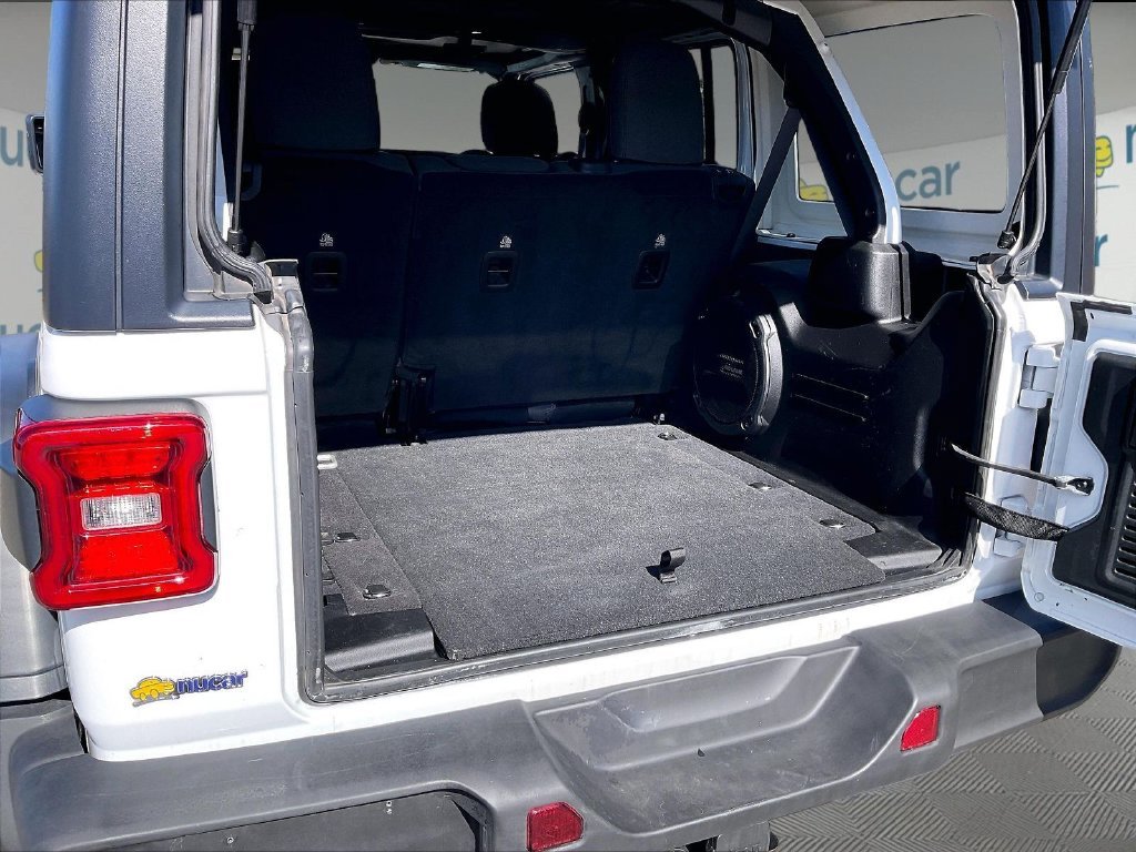 Used 2024 Bright White Clearcoat Jeep Rubicon image 33