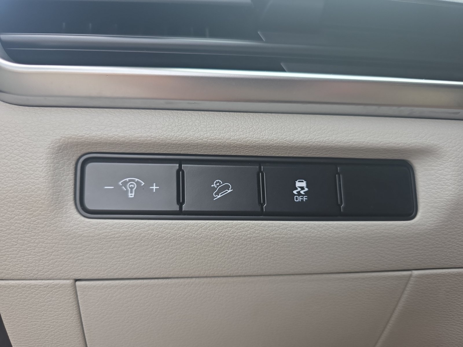 Certified Used 2024 Ebony Black Kia S image 25