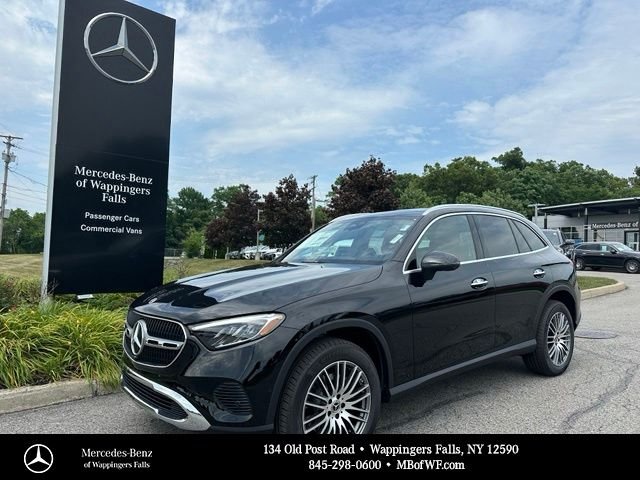 New 2026 Black Mercedes-Benz GLC 300 image 1