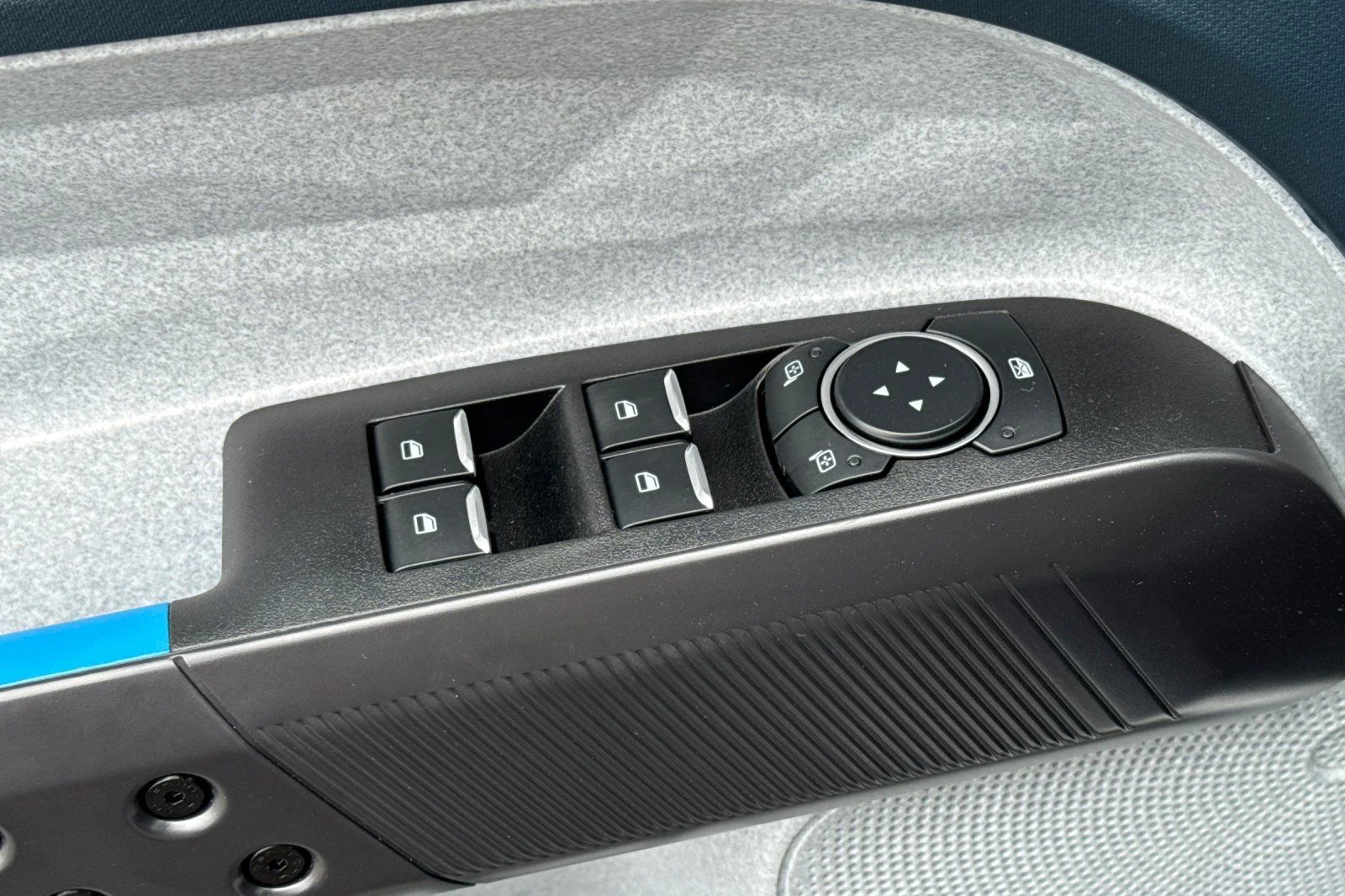 New 2026 Oxford White Ford XLT image 12