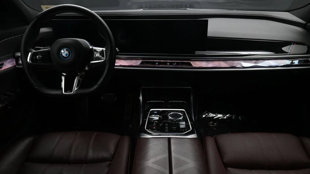 2025 BMW i7 50 - Photo 5
