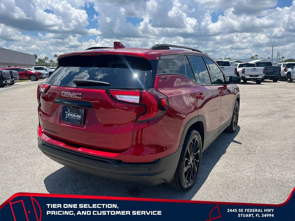 Used 2024 Volcanic Red Tintcoat GMC SLT image 5