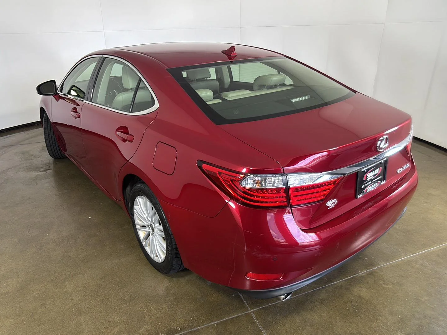Used 2013 Matador Red Mica Lexus  image 13
