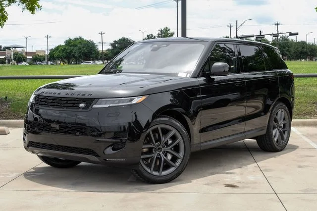 New 2026 Black Land Rover SE image 2