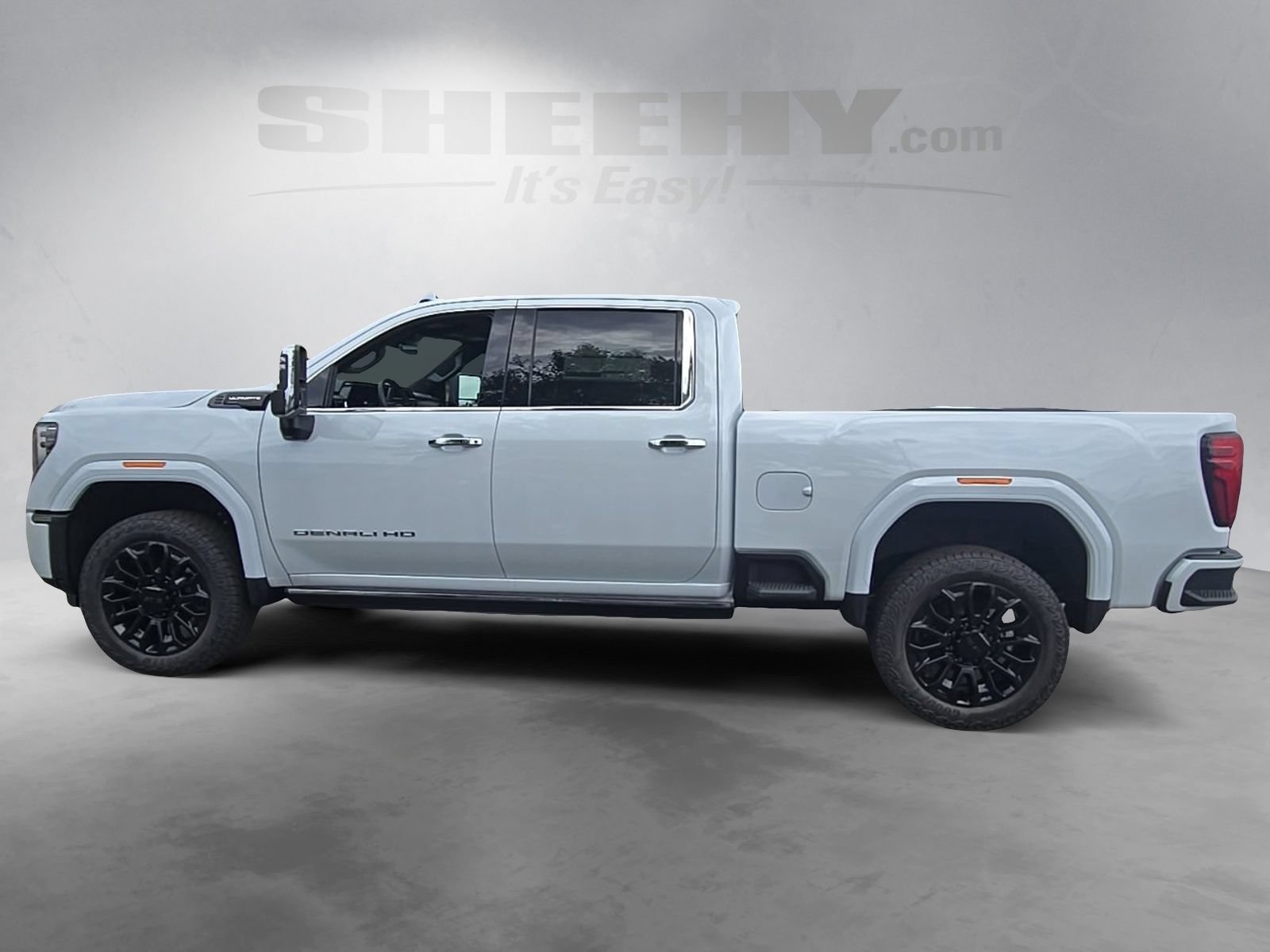 New 2026 Glacier White Tricoat GMC Denali Ultimate image 8