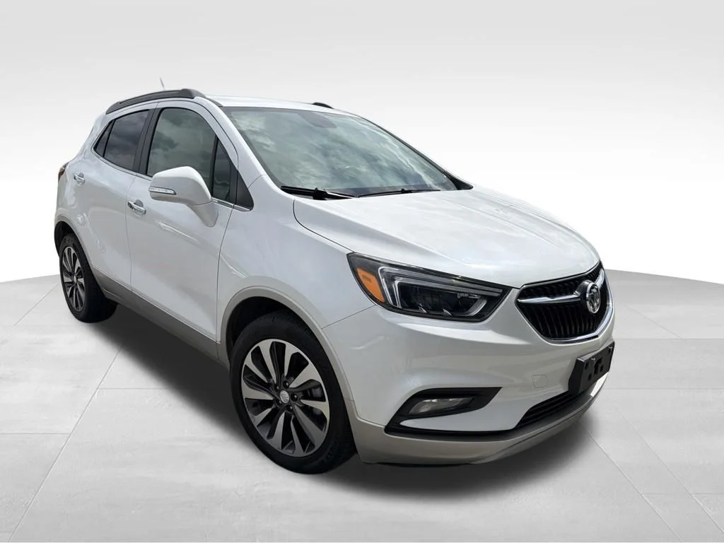 Used 2018 White Frost Buick Essence image 13