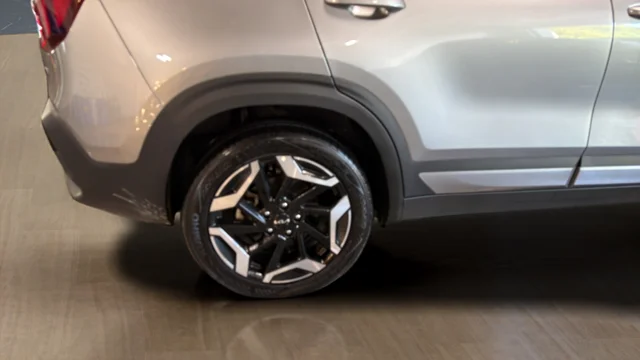 Used 2025 Gray Kia SX image 26