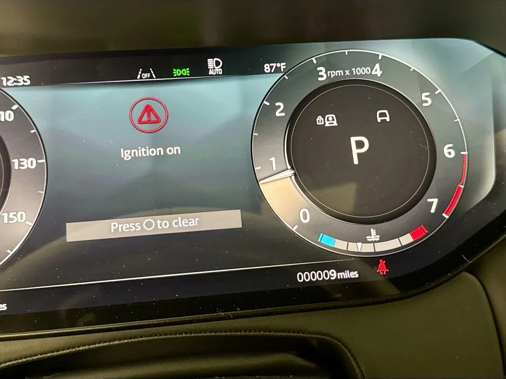 New 2026 Santorini Black Land Rover SE image 12