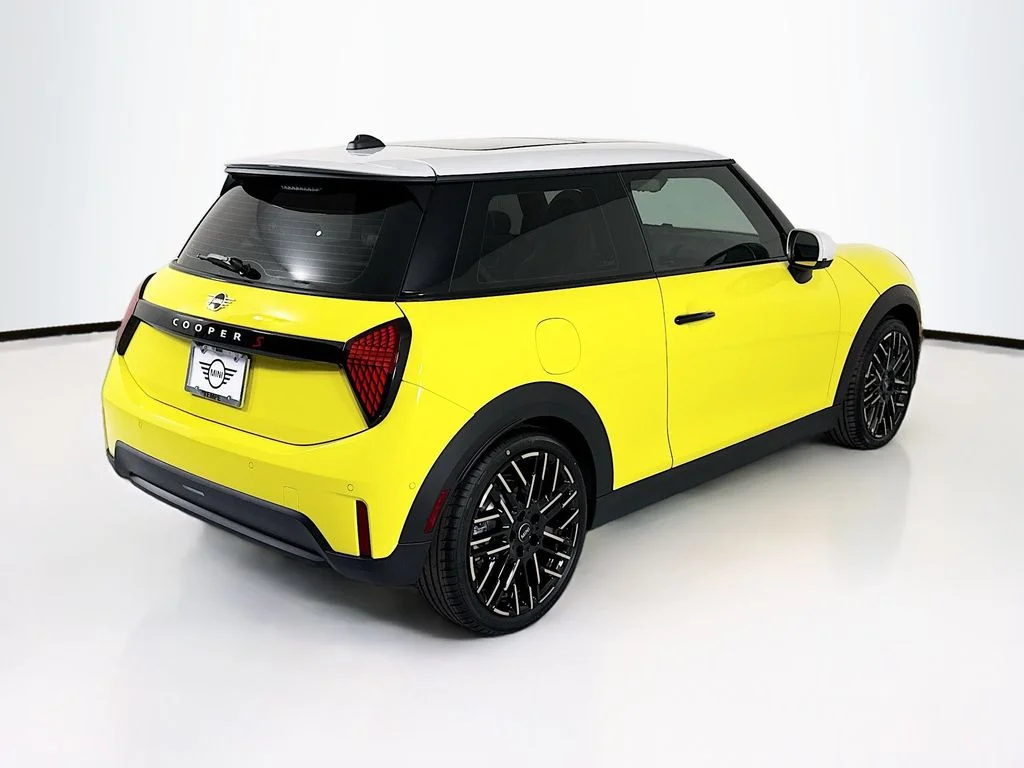 New 2026 Sunny Side Yellow MINI Iconic image 5