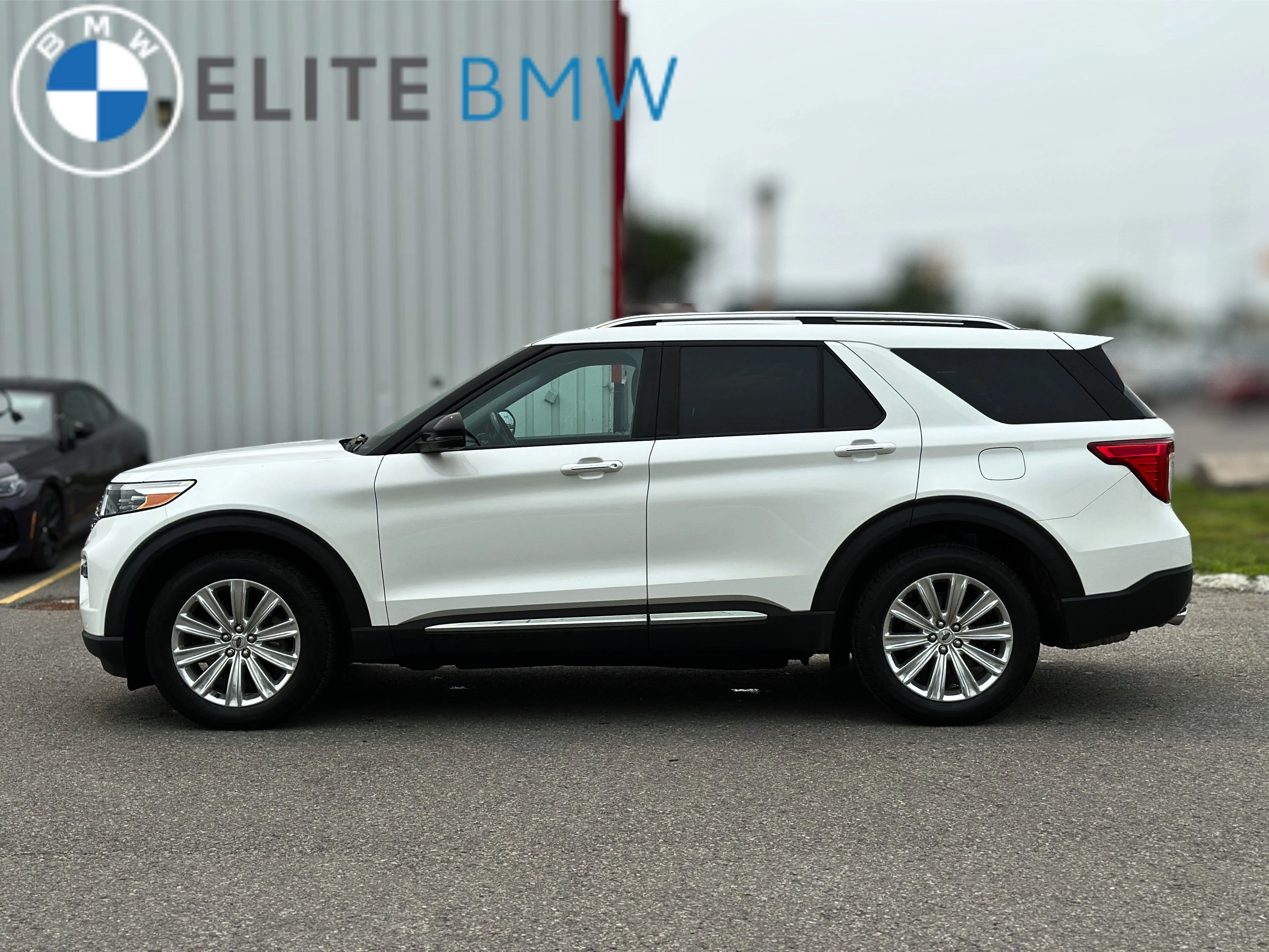 Used 2021  FORD LIMITED image 29