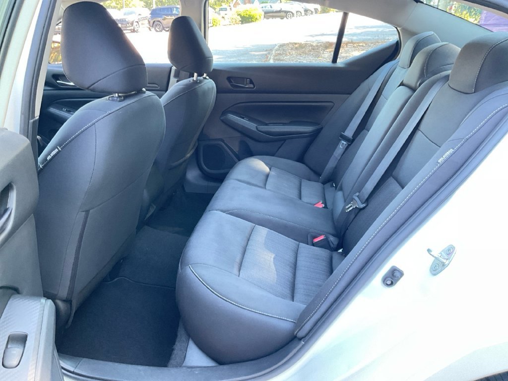 Used 2025 White Nissan 2.5 SV image 28