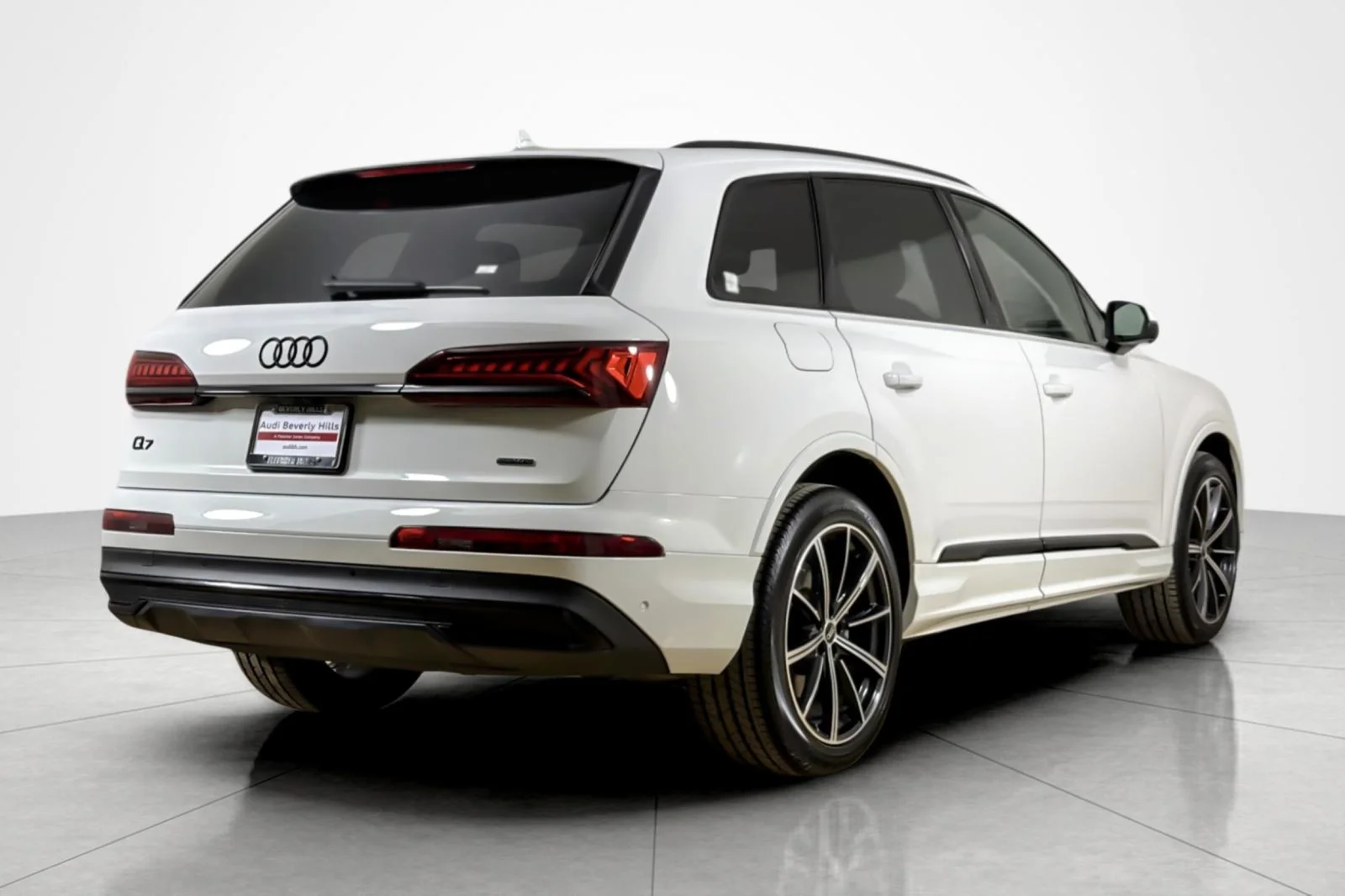 Used 2022 Carrara White Audi Premium Plus 55 TFSI quattro image 5