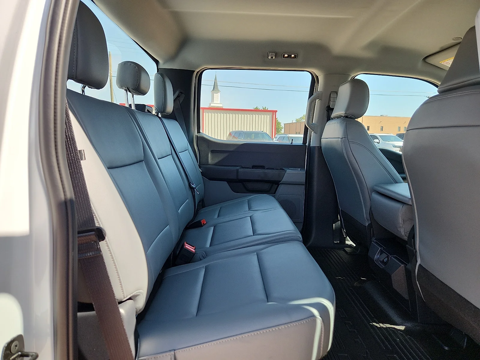 New 2026 Oxford White Ford XL image 19