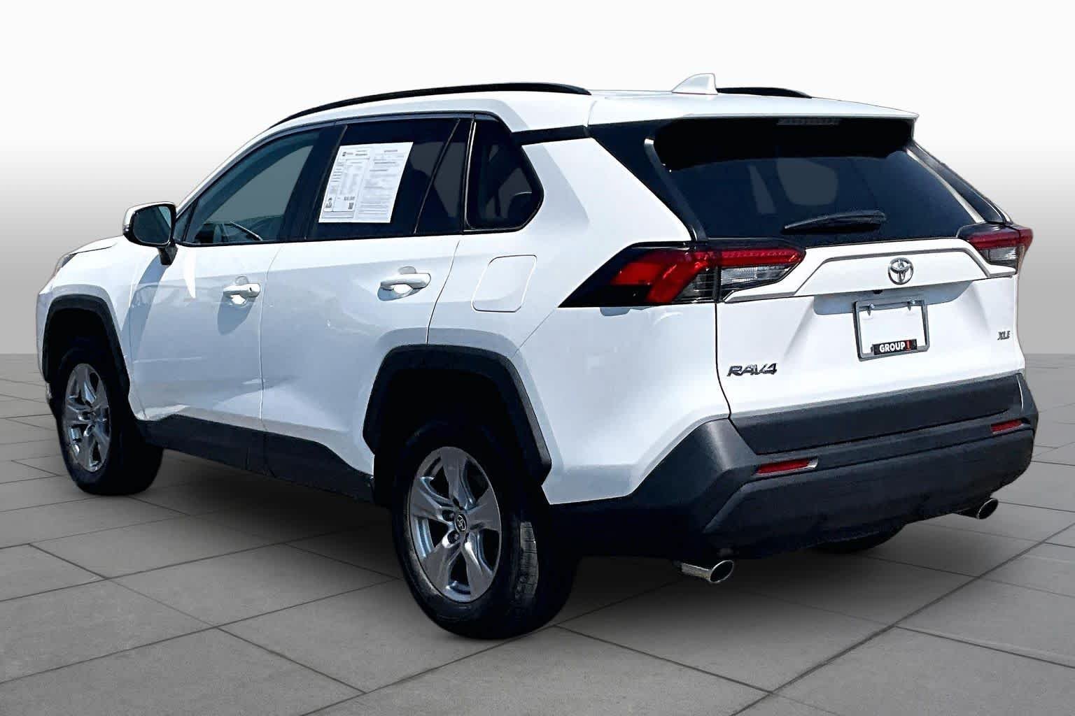 Used 2025 Ice Cap Toyota XLE image 11