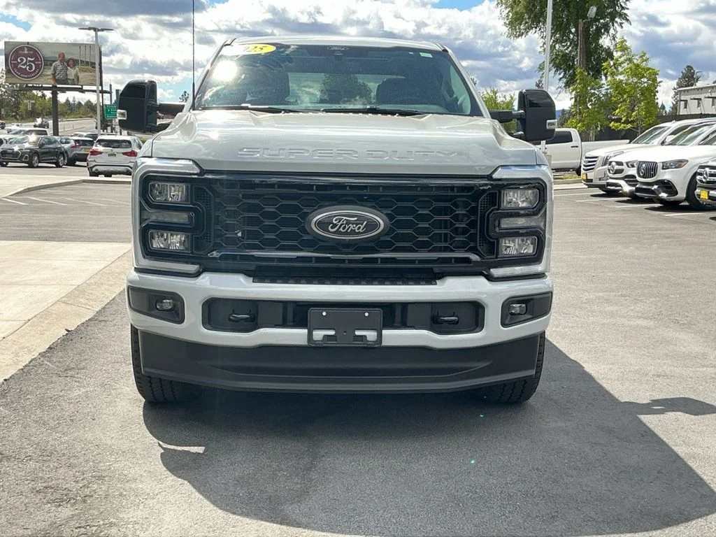 Used 2025 White Ford Lariat image 8