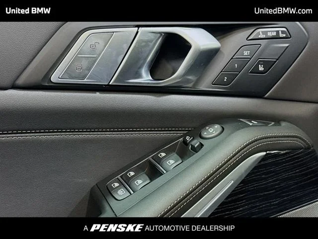 New 2027 Skyscraper Grey Metallic BMW X7 image 3