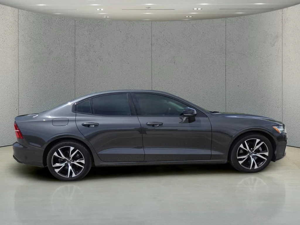 Used 2025 Platinum Gray Metallic Volvo Plus image 3
