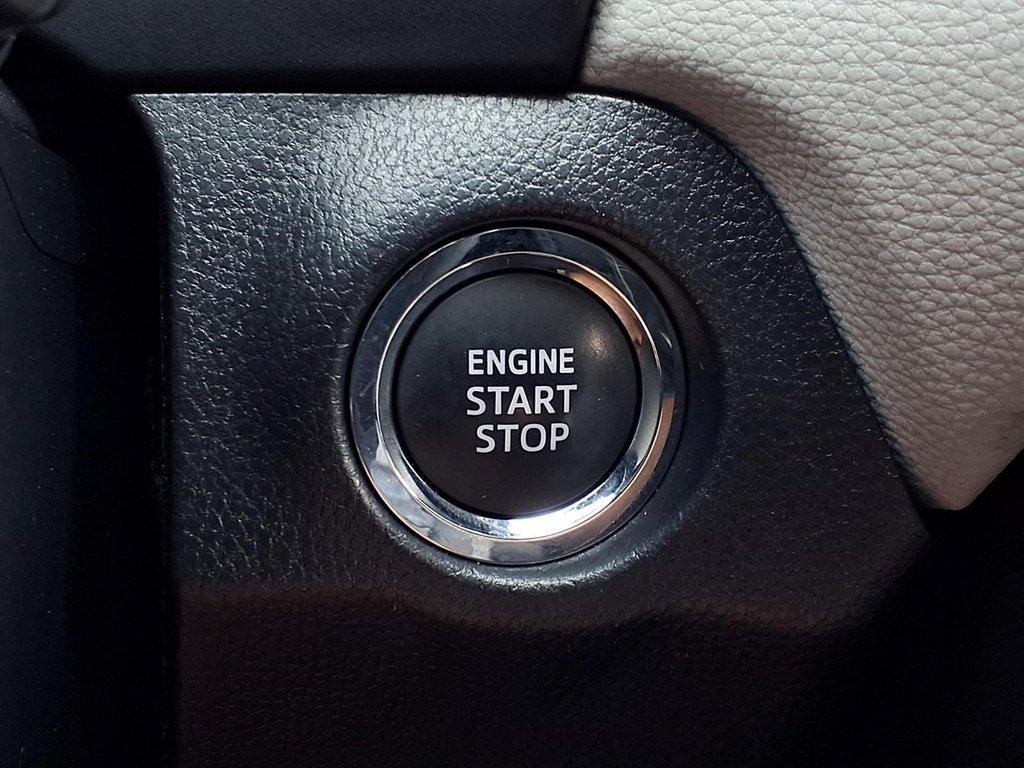 Used 2024 Wind Chill Pearl Toyota XLE Premium image 18