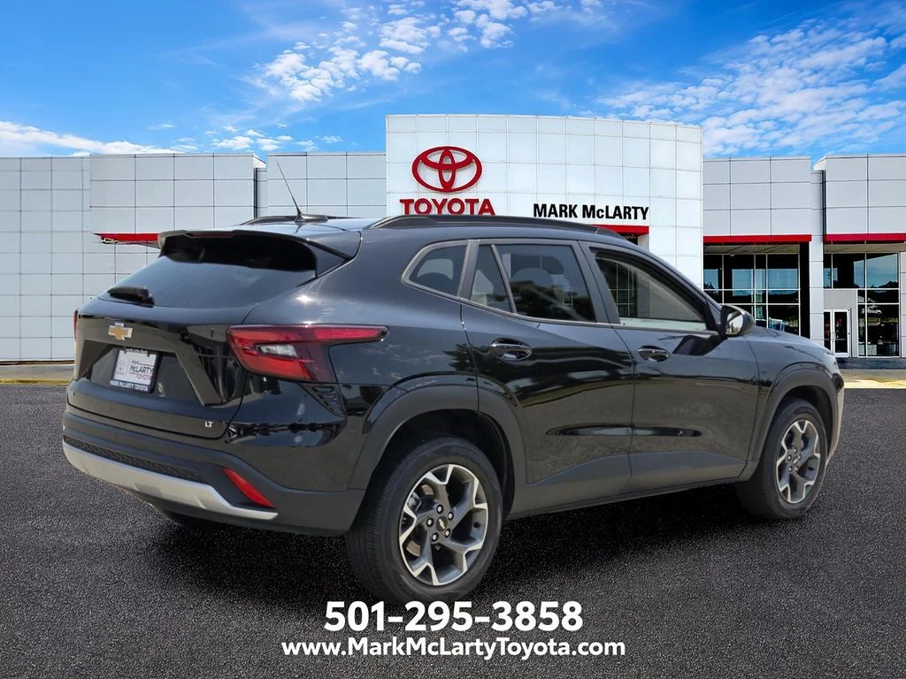 Used 2025 Black Chevrolet LT image 5