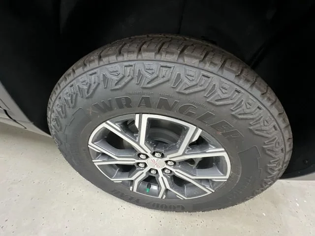 2027 GMC Acadia AT4 - Photo 35