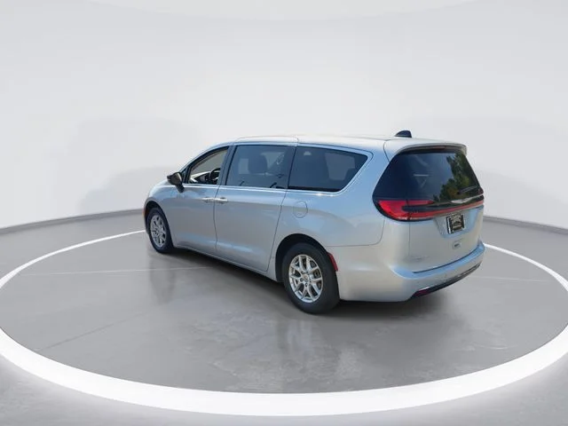 Used 2024 Silver Chrysler Touring L image 6