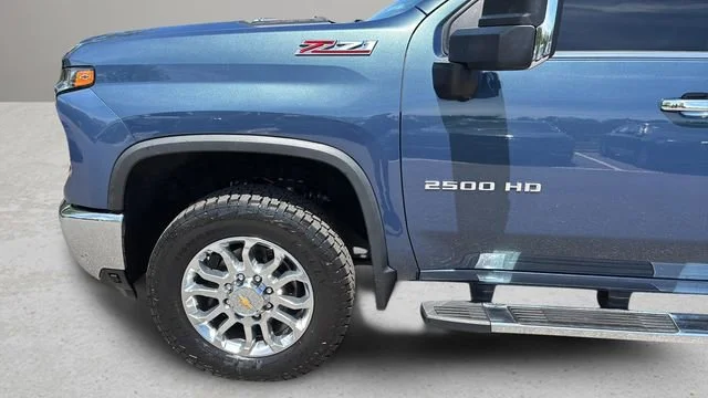 Used 2025 Lakeshore Blue Metallic Chevrolet LTZ image 35