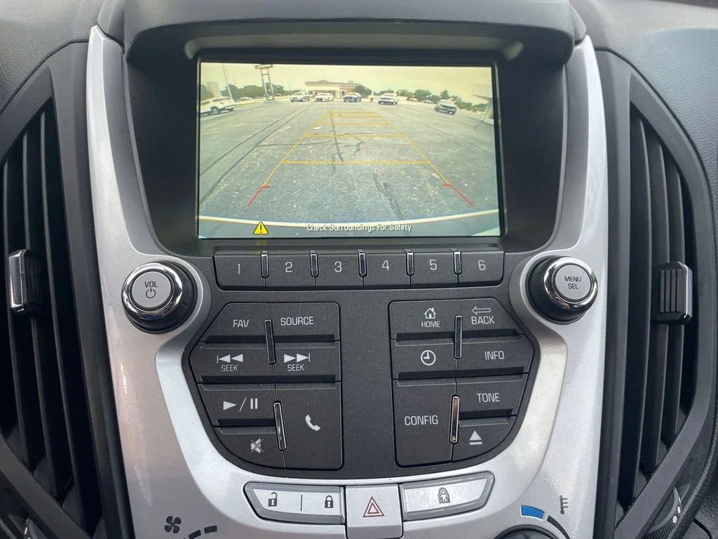 Used 2015 SUMMIT WHITE Chevrolet LT image 16