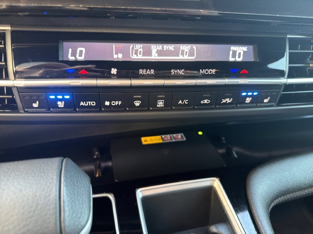 2025 Toyota Sienna Platinum - Photo 22