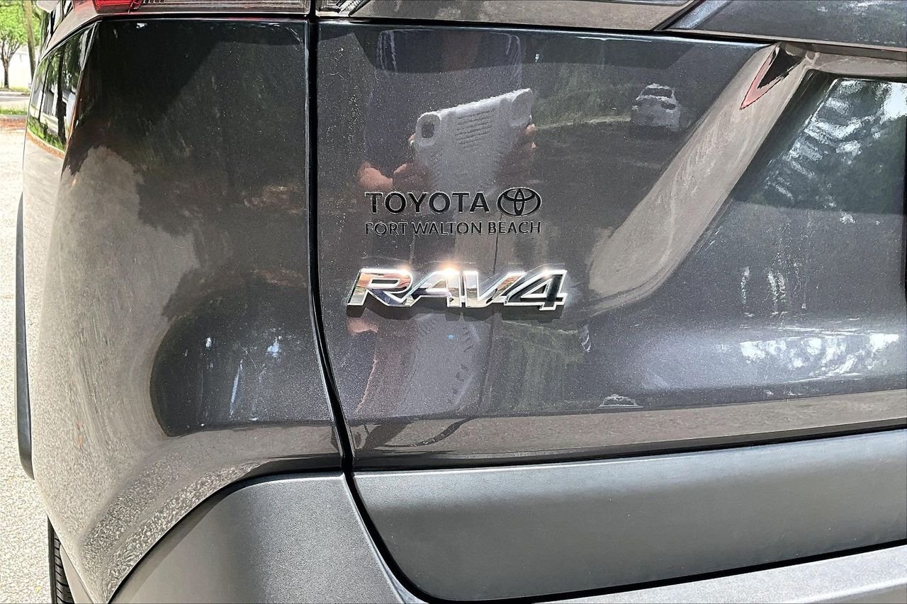 Used 2025 Gray Toyota XLE image 27