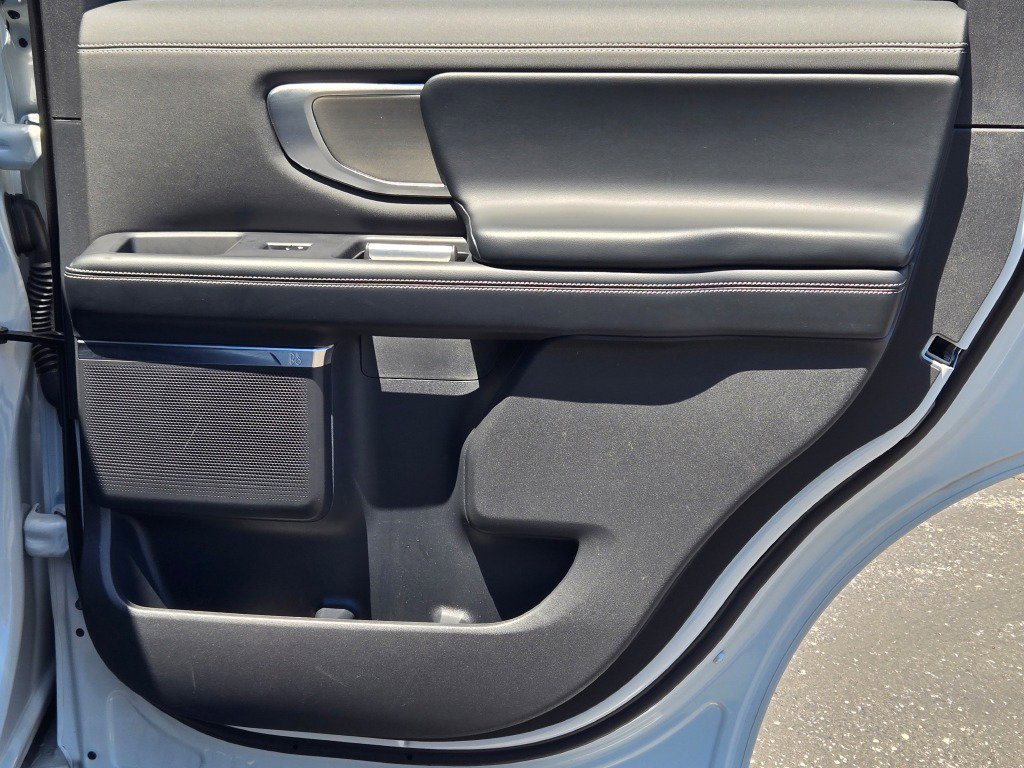 Used 2025 Space Silver Meta Ford Platinum image 10