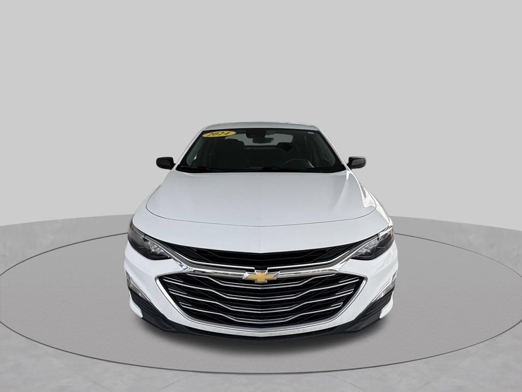 Used 2023 Summit White Chevrolet LS image 3