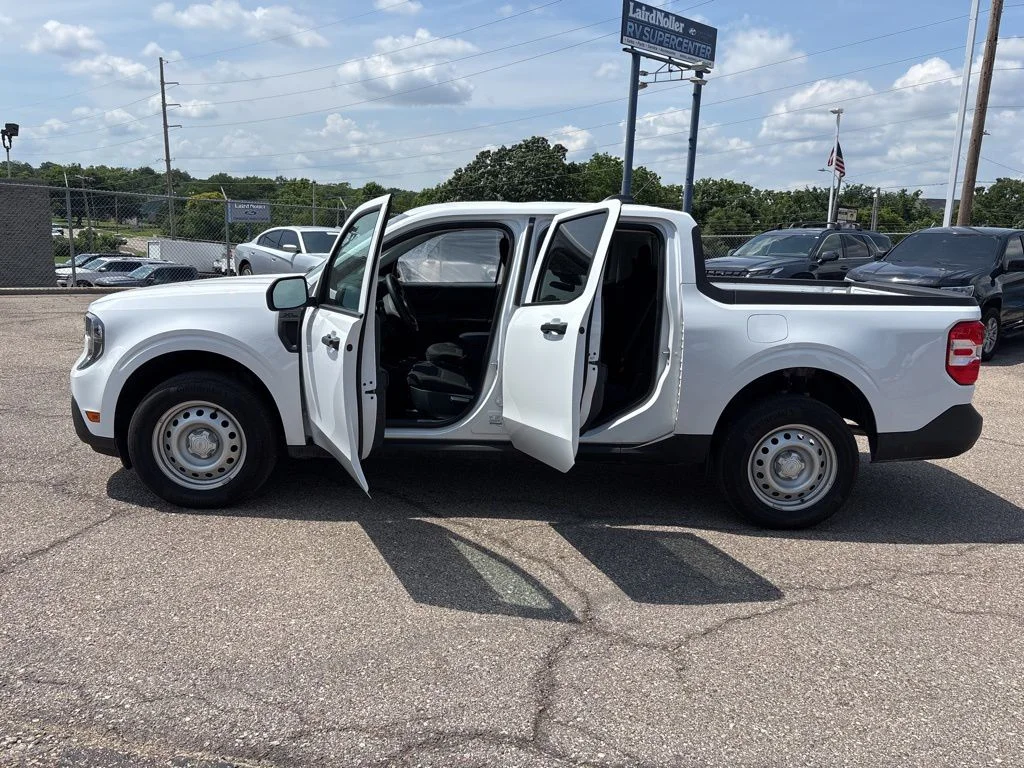 Used 2025 Oxford White Ford XL image 4