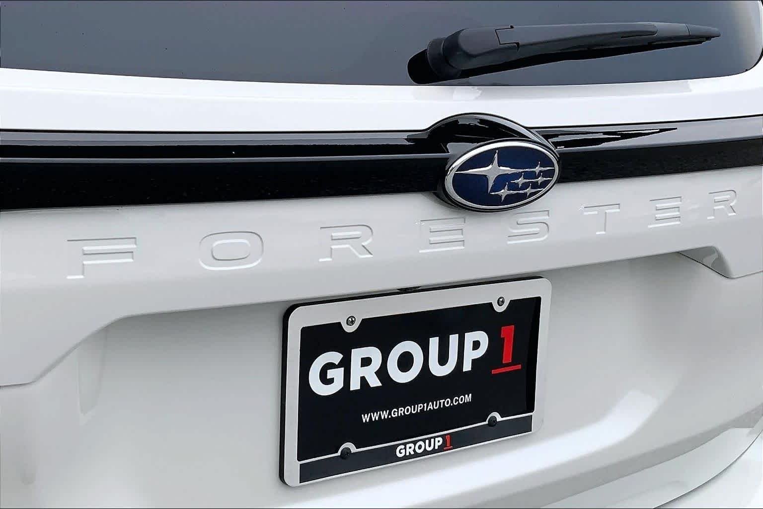 Used 2025 Crystal White Pearl Subaru Premium Hybrid image 28