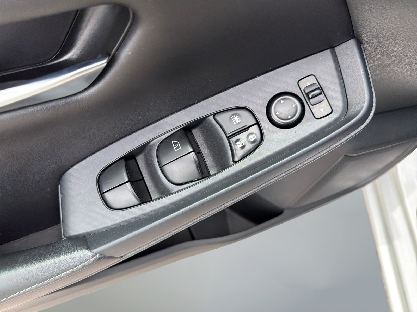Certified Used 2021 Silver Nissan SV image 27