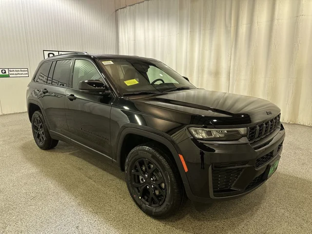 2026 Jeep Grand Cherokee Laredo Altitude